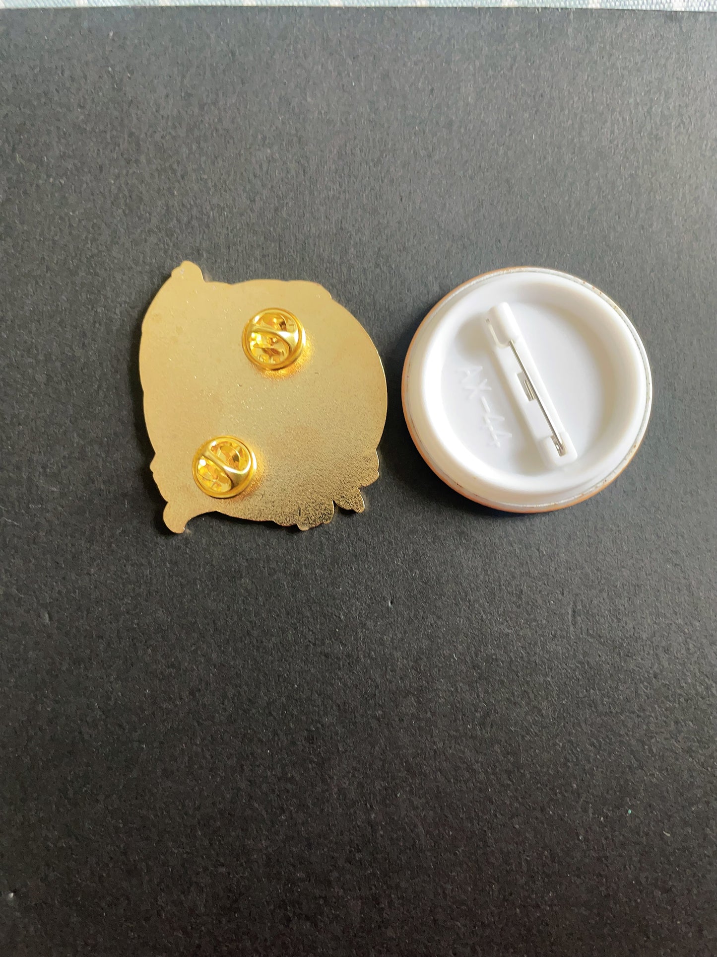 Good Omens  hard enamel pins（4pcs）