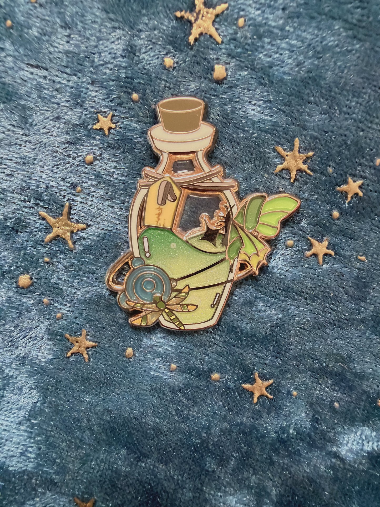 Brand New-Legend of Zelda Potion Bottle hard  enamel Pin– Limited Edition Collector's Item